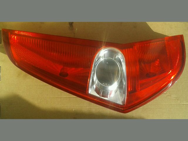 bontott SUZUKI SPLASH Bal Hátsó Lámpa