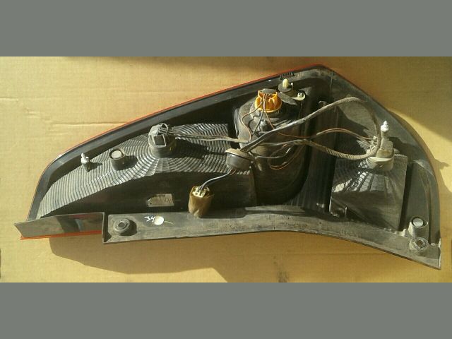 bontott SUZUKI SPLASH Bal Hátsó Lámpa