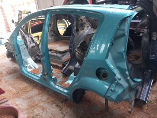 bontott SUZUKI SPLASH Bal hátsó Sárvédő