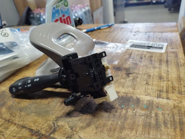 bontott SUZUKI SPLASH Bal Kormánykapcsoló Irányjelző