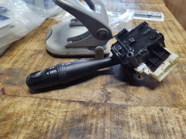 bontott SUZUKI SPLASH Bal Kormánykapcsoló Irányjelző