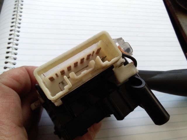 bontott SUZUKI SPLASH Bal Kormánykapcsoló Irányjelző