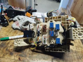 bontott SUZUKI SPLASH Biztosítéktábla Utastér