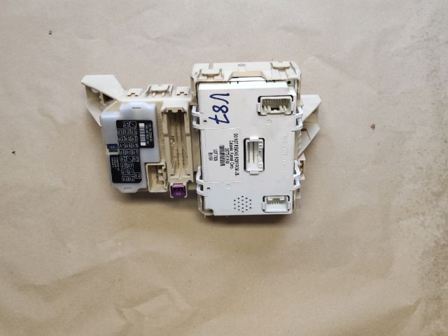 bontott SUZUKI SPLASH Biztosítéktábla Utastér