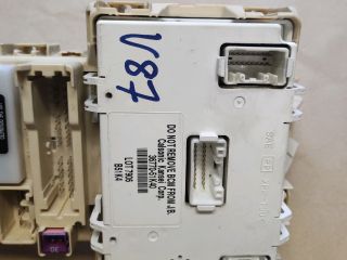 bontott SUZUKI SPLASH Biztosítéktábla Utastér