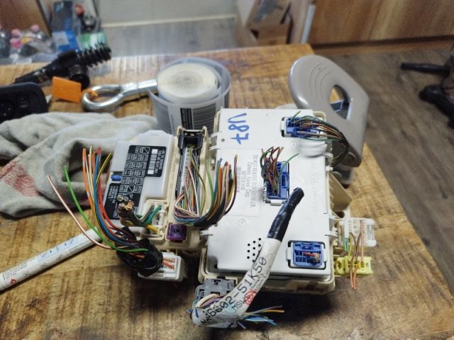 bontott SUZUKI SPLASH Biztosítéktábla Utastér