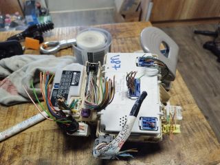 bontott SUZUKI SPLASH Biztosítéktábla Utastér