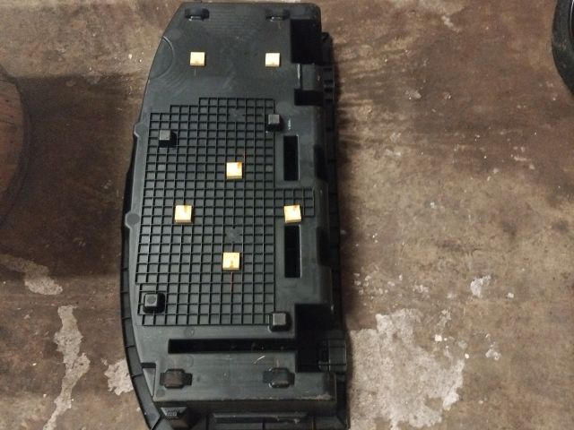 bontott SUZUKI SPLASH Csomagtér Tálca