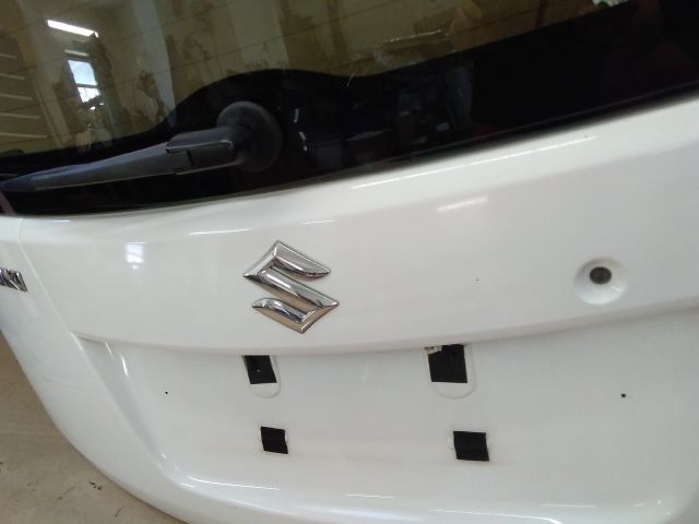 bontott SUZUKI SPLASH Csomagtérajtó Díszléc