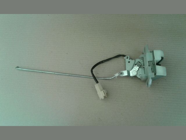 bontott SUZUKI SPLASH Csomagtérajtó Zárszerkezet