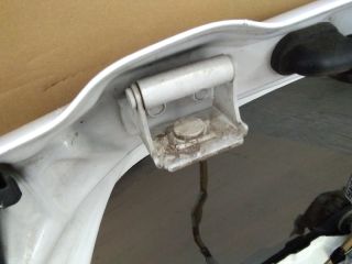 bontott SUZUKI SPLASH Csomagtérajtó Zsanér