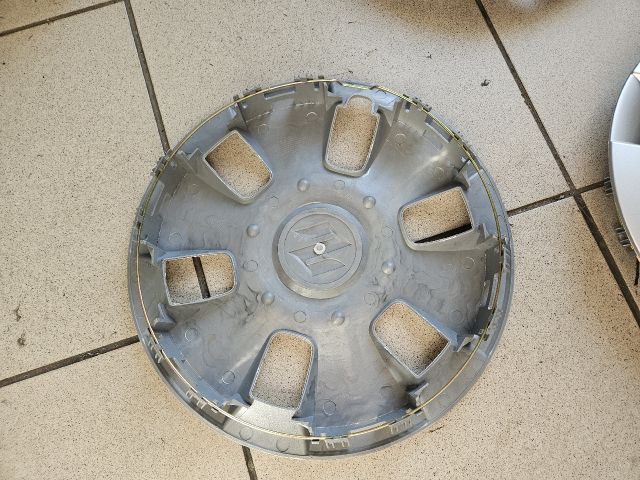 bontott SUZUKI SPLASH Dísztárcsa Szett