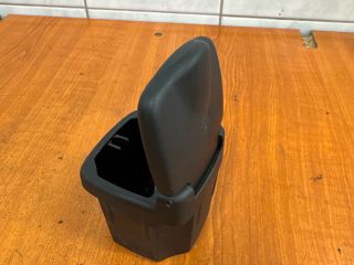 bontott SUZUKI SPLASH Első Hamutartó