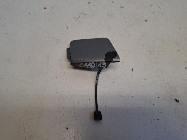 bontott SUZUKI SPLASH Első Vonószem Burkolat