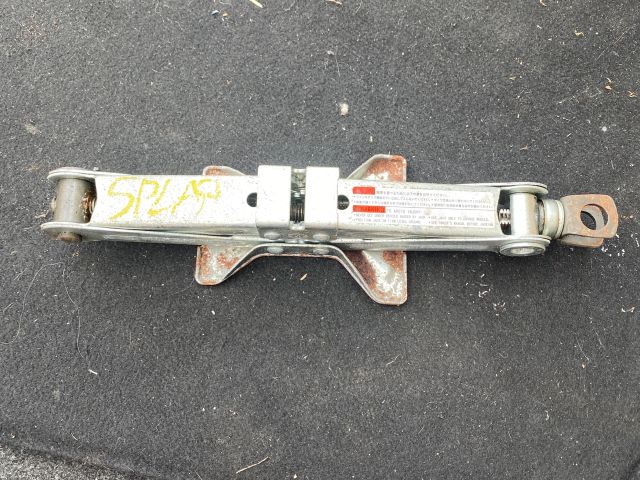 bontott SUZUKI SPLASH Emelő