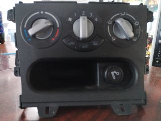 bontott SUZUKI SPLASH Fűtéskapcsoló (manuális klímás)