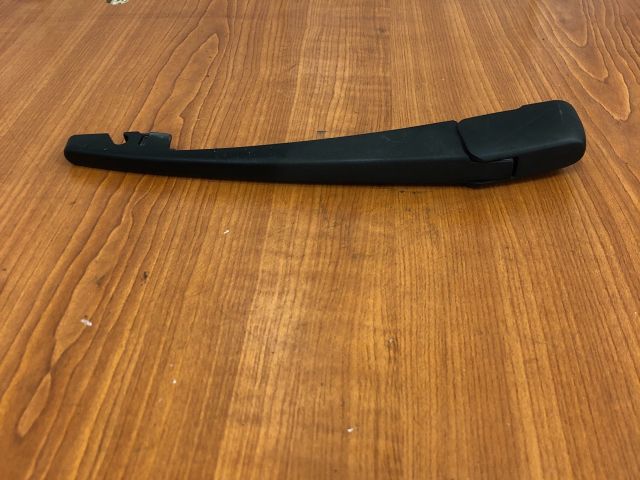 bontott SUZUKI SPLASH Hátsó Ablaktörlő Kar