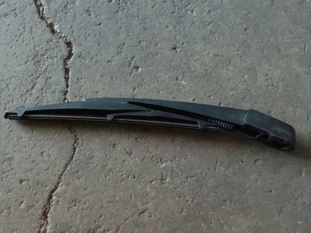 bontott SUZUKI SPLASH Hátsó Ablaktörlő Kar