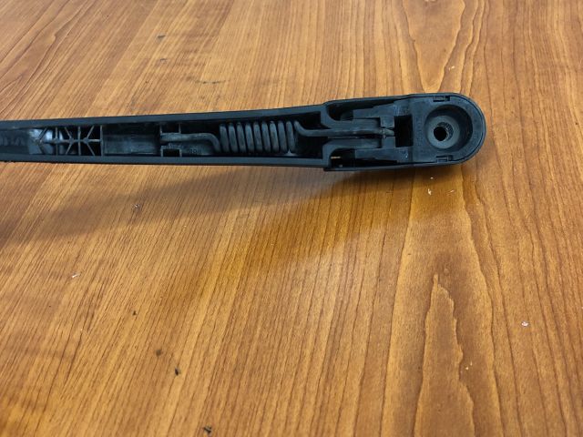 bontott SUZUKI SPLASH Hátsó Ablaktörlő Kar