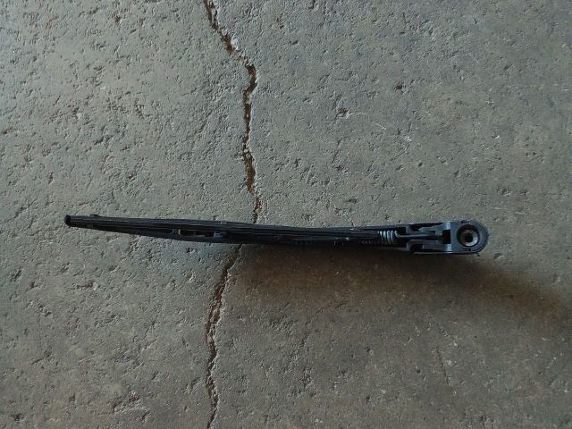 bontott SUZUKI SPLASH Hátsó Ablaktörlő Kar