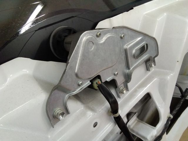 bontott SUZUKI SPLASH Hátsó Ablaktörlő Motor