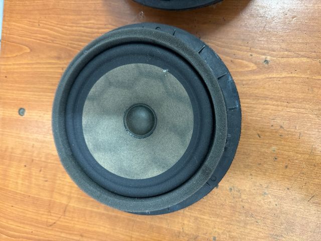 bontott SUZUKI SPLASH Hátsó Hangszóró Pár