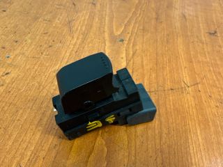 bontott SUZUKI SPLASH Jobb első Ablakemelő Kapcsoló