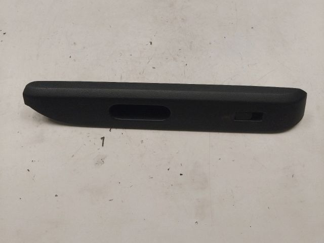 bontott SUZUKI SPLASH Jobb első Ablakemelő Kapcsoló