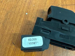 bontott SUZUKI SPLASH Jobb első Ablakemelő Kapcsoló