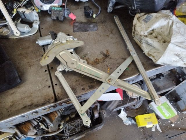 bontott SUZUKI SPLASH Jobb első Ablakemelő Szerkezet (Elektromos)