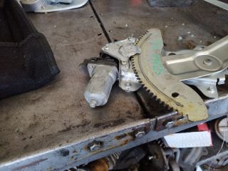 bontott SUZUKI SPLASH Jobb első Ablakemelő Szerkezet (Elektromos)