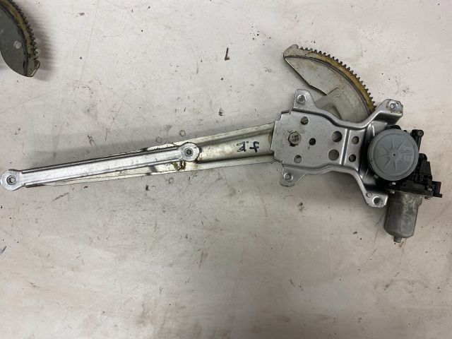 bontott SUZUKI SPLASH Jobb első Ablakemelő Szerkezet (Elektromos)