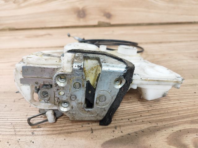 bontott SUZUKI SPLASH Jobb első Ajtózár