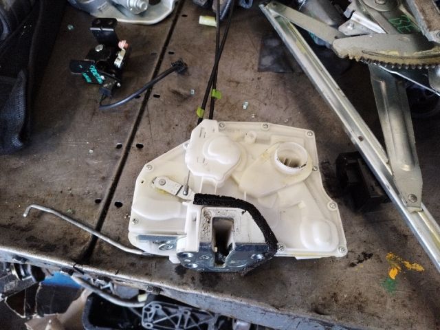 bontott SUZUKI SPLASH Jobb első Ajtózár