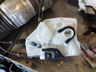 bontott SUZUKI SPLASH Jobb első Ajtózár