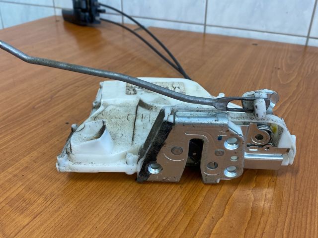 bontott SUZUKI SPLASH Jobb első Ajtózár