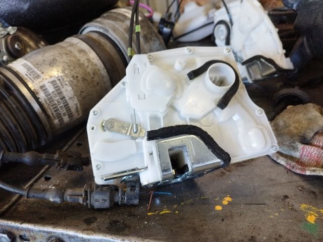 bontott SUZUKI SPLASH Jobb első Ajtózár