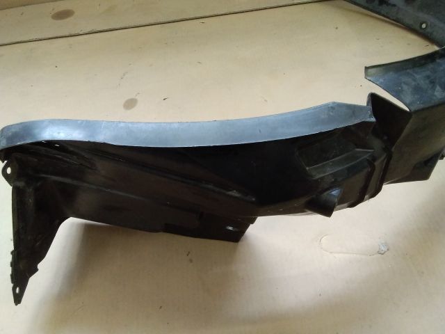 bontott SUZUKI SPLASH Jobb első Dobbetét (Kerékjárati, Műanyag)