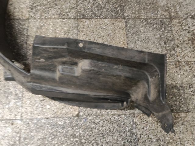 bontott SUZUKI SPLASH Jobb első Dobbetét (Kerékjárati, Műanyag)