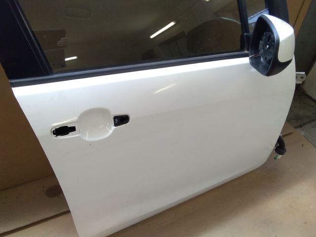 bontott SUZUKI SPLASH Jobb első Kilincs Hátulja