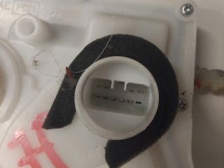 bontott SUZUKI SPLASH Jobb első Központizár Motor