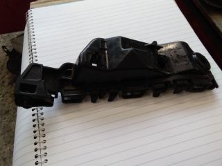 bontott SUZUKI SPLASH Jobb első Lökhárító Tartó (Műanyag)