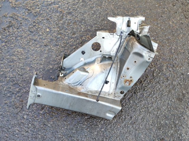 bontott SUZUKI SPLASH Jobb első Negyed Karosszéria Csomag