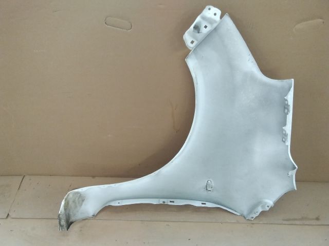 bontott SUZUKI SPLASH Jobb első Sárvédő