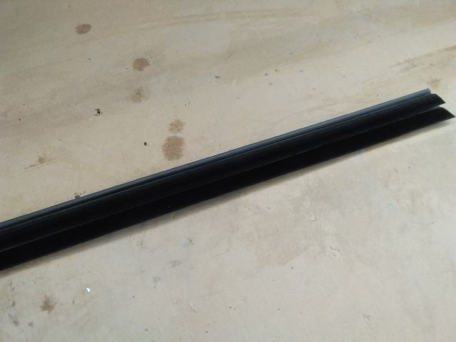 bontott SUZUKI SPLASH Jobb első Vízlehúzó Gumicsík