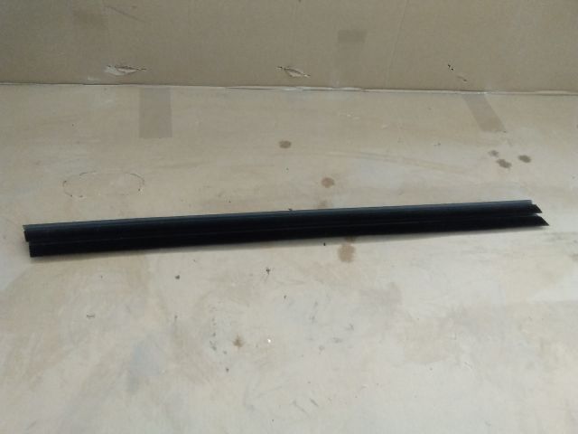 bontott SUZUKI SPLASH Jobb első Vízlehúzó Gumicsík