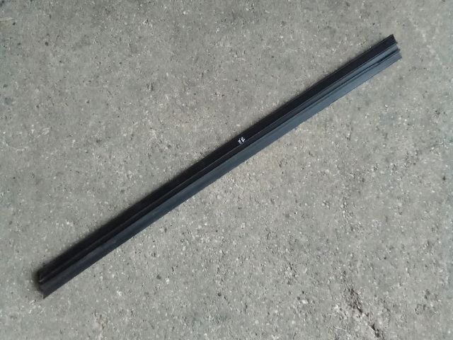 bontott SUZUKI SPLASH Jobb első Vízlehúzó Gumicsík