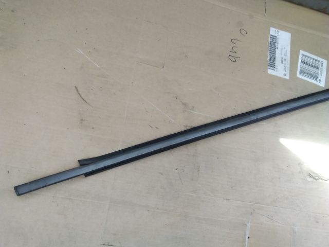 bontott SUZUKI SPLASH Jobb első Vízlehúzó Gumicsík