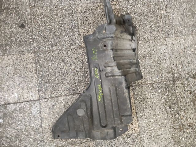 bontott SUZUKI SPLASH Jobb Fenéklemez