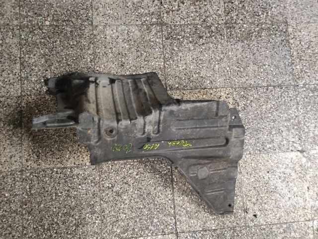 bontott SUZUKI SPLASH Jobb Fenéklemez